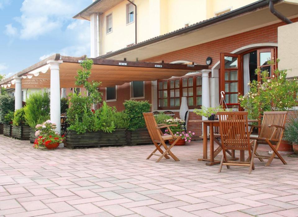 Hotel Tagliere D'Oro Paitone Exterior photo